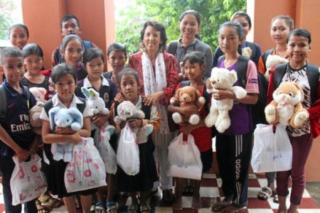 Queensland Market Traders Help Kampot Kids