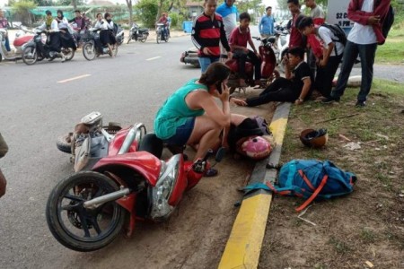 Foreigners in Kampot Bike Crash