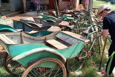 The Old Rickshaws of Kampot