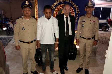 Frenchman and Nigerian Deported from Poipet