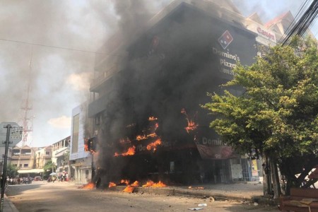 Two Injured As Domino’s Burns