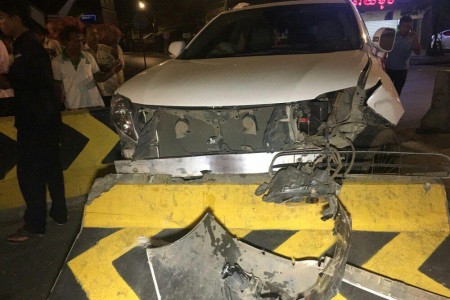 Drunken State Plate Lexus Driver Hits Divider, Drops Bullets