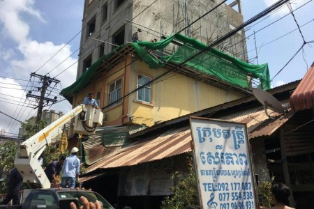 Two Workers Electrocuted in Kampot