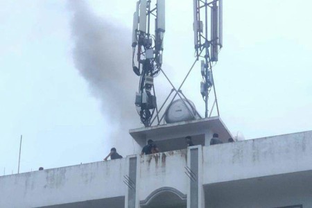 Fire in Sihanoukville Phone Tower