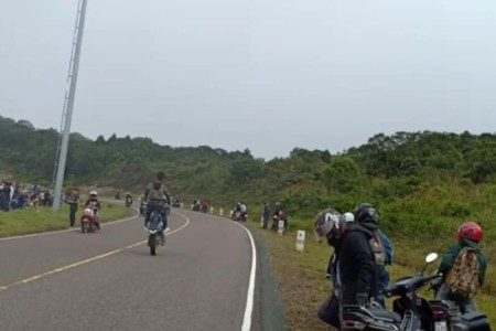 Hoons Pulling Stunts on Bokor (Video)