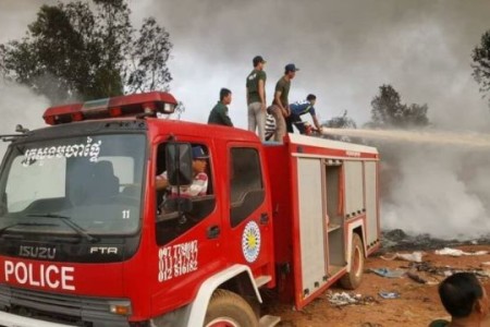 Police Tackle Kampot Rubbish Fire