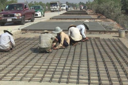 Road Repairers Busy In Kep