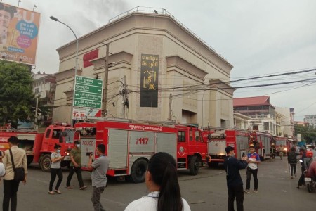 Phnom Penh Club- The Roof Is On Fire!