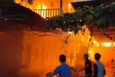 Big Fire In Wat Bo, Siem Reap City