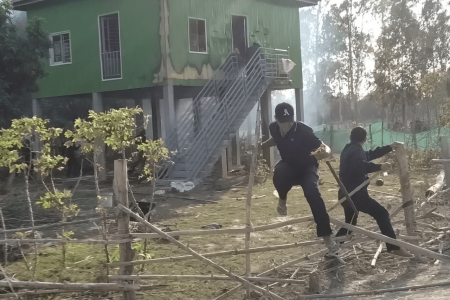 Angry Man Under Siege In Svay Rieng