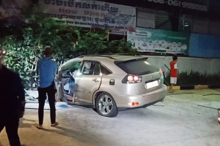 Drunk Driver Crashes RX330 Outside Bayon Supermarket