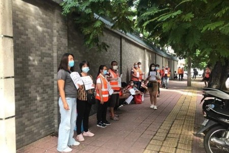 Unpaid Foreign Nationals Protest Outside Chinese Embassy