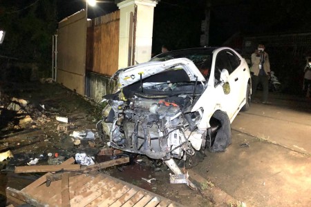 3 Women Injured After Lexus Hits Wall