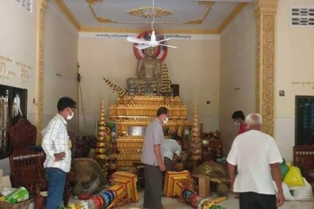 Drunk Chases Monk & Smashes Up Pagoda