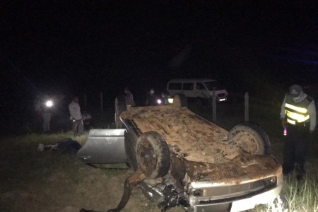 One Dead, One Injured After Car Ocerturns In Kampot