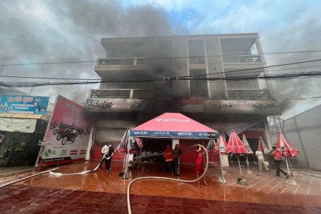 Fire Destroys Kampot Moto Shop