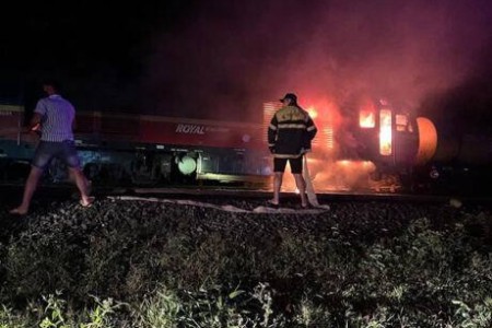 Royal Railways Train Ablaze In Veal Renh