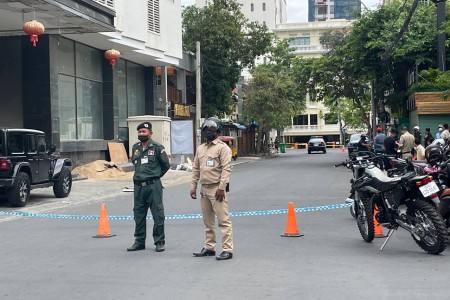 7am Daun Penh Shooting- Chinese Man Seriously Injured